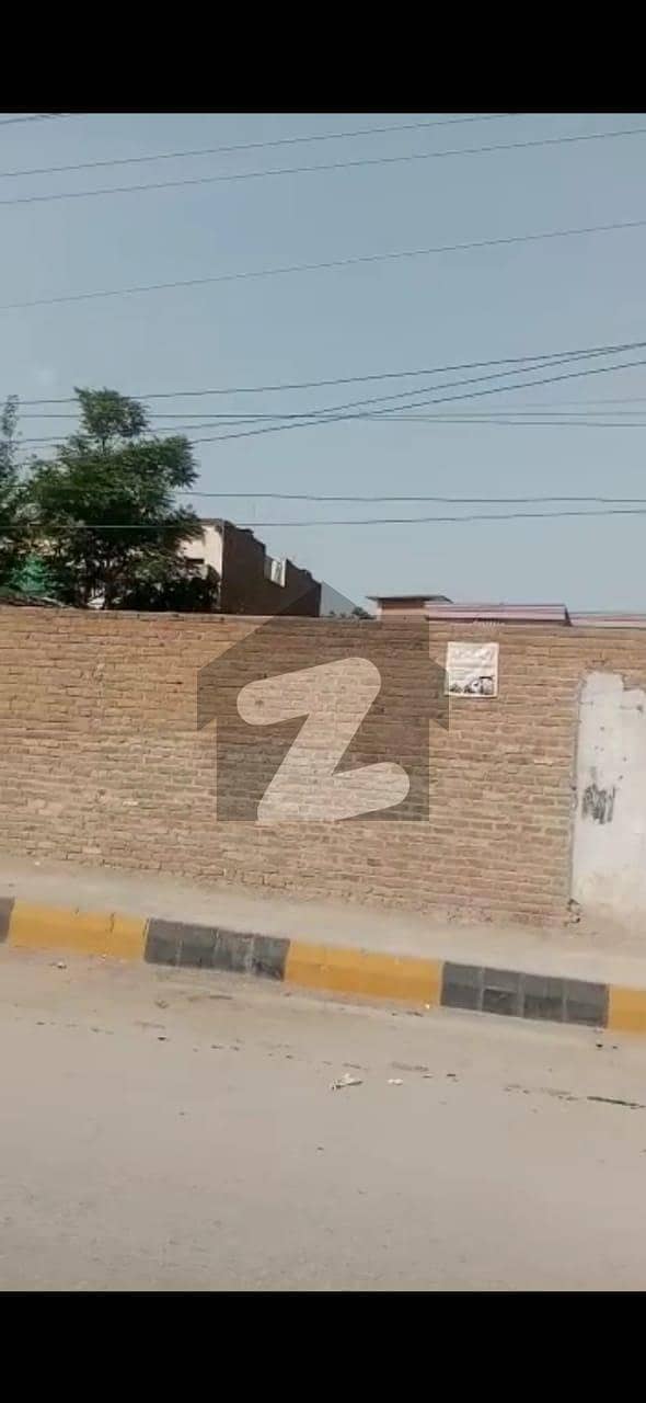 ورسک روڈ پشاور میں 2.15 کنال کمرشل پلاٹ 21.5 کروڑ میں برائے فروخت۔