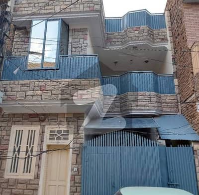 حیات آباد فیز 6 - ایف10 حیات آباد فیز 6 حیات آباد پشاور میں 6 کمروں کا 3 مرلہ مکان 1.3 کروڑ میں برائے فروخت۔
