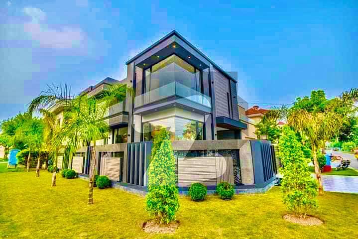 Stunning Modern Eye Catching House Available