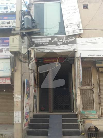 لیاقت چوک ساہیوال میں 4 کمروں کا 1.75 کنال دکان 3.3 کروڑ میں برائے فروخت۔