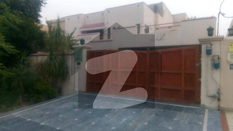 40 Marla House For Sale In Valencia Town It Is Good Location And Very Soled Construction