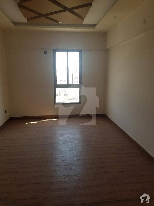 3 bed DD 1450 sq. ft west open good condition flat