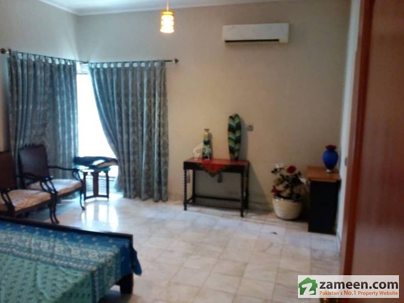 Dha Phase 4 EE Fully Furnished Room For Rent Its Reasonable Rent
