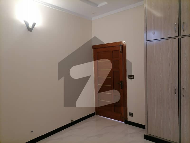 10 Marla Upper Portion Available For rent In Gulraiz Housing Scheme
