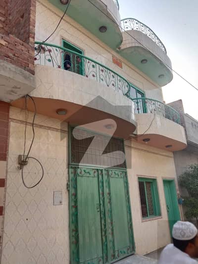 گجّومتہ لاہور میں 1 کمرے کا 4 مرلہ کمرہ 8 ہزار میں کرایہ پر دستیاب ہے۔
