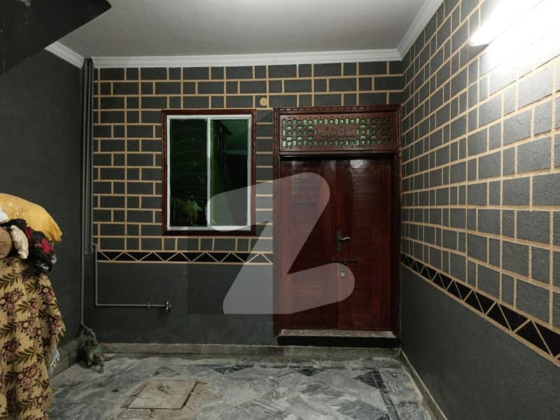 تلسا روڈ راولپنڈی میں 2 کمروں کا 6 مرلہ مکان 14 ہزار میں کرایہ پر دستیاب ہے۔