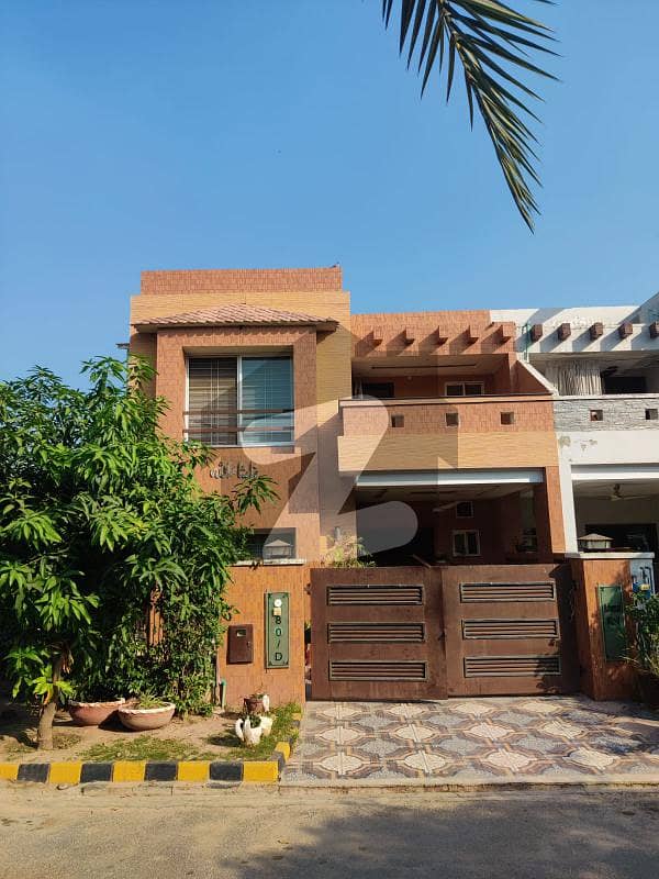 10 Marla Modern House Available For Rent In Hot Location Of Pacewoodland Lahore
