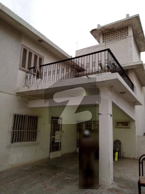 ڈی ایچ اے فیز 5 ڈی ایچ اے کراچی میں 6 کمروں کا 1 کنال مکان 7 کروڑ میں برائے فروخت۔