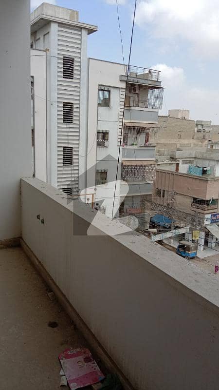 3 Bed Dd 4th Floor Flat At Nazimabad