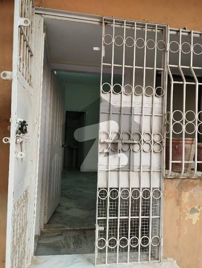 ناظم آباد 2 - بلاک ڈی ناظم آباد 2 ناظم آباد کراچی میں 2 کمروں کا 4 مرلہ زیریں پورشن 85 لاکھ میں برائے فروخت۔