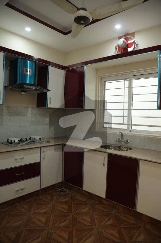 5.5 Marla Prime Location House Available For Sale In Sunfort Housing Society