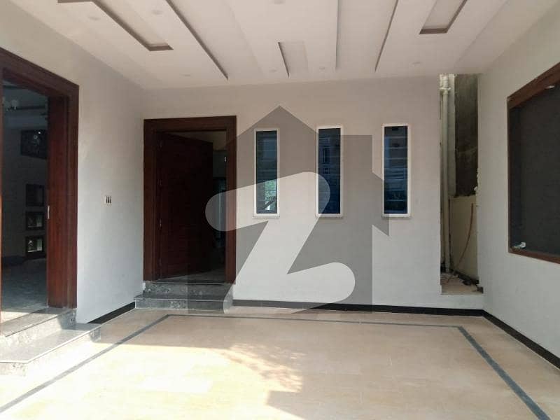 سوان گارڈن اسلام آباد میں 4 کمروں کا 6 مرلہ مکان 2.3 کروڑ میں برائے فروخت۔