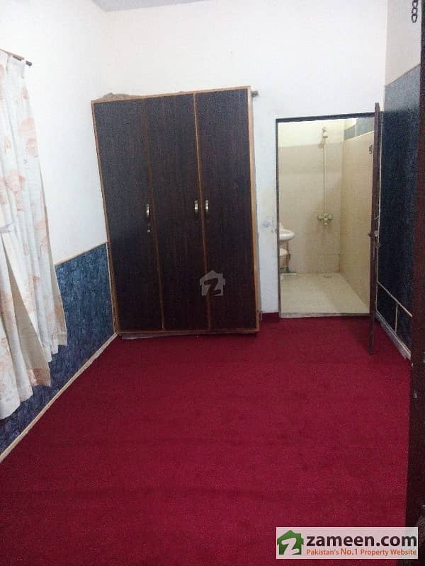 Separate Room Available Near Barkat Market