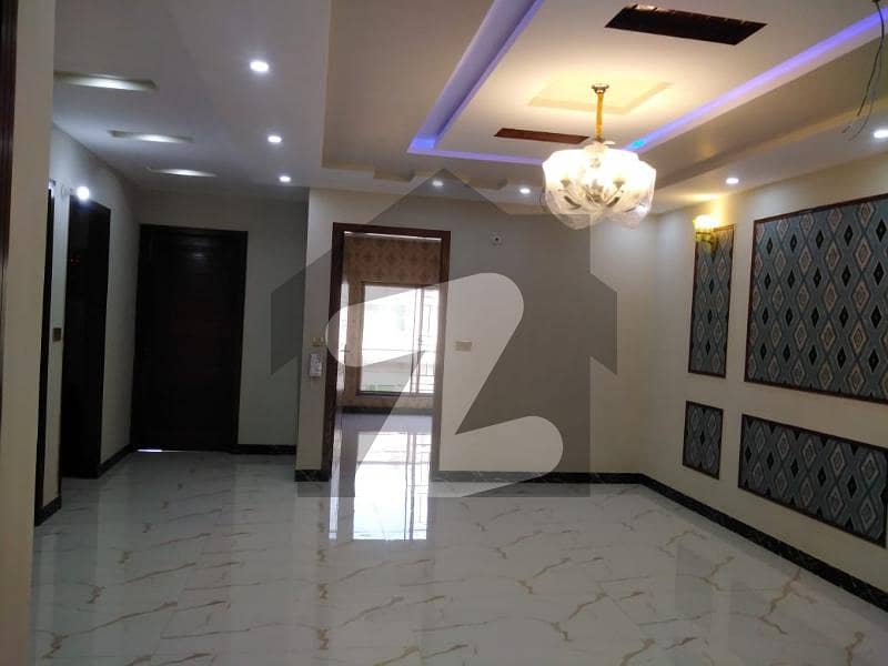 آرکیٹیکٹس انجنیئرز ہاؤسنگ سوسائٹی لاہور میں 5 کمروں کا 10 مرلہ مکان 2.98 کروڑ میں برائے فروخت۔