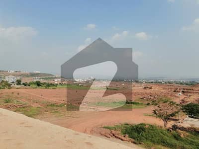 Park view city 10 marla plot on Bouleward 50ft road