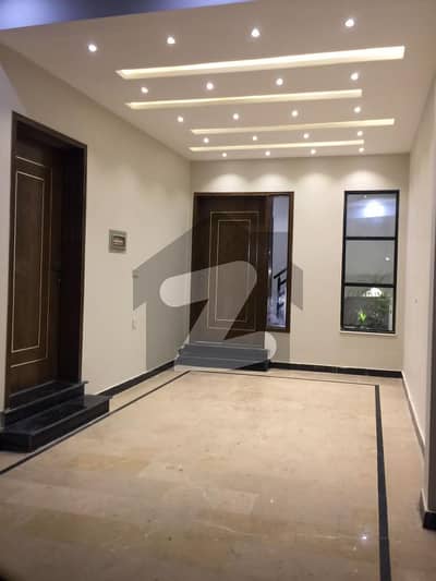 PORTION FOR RENT IN GULBERG