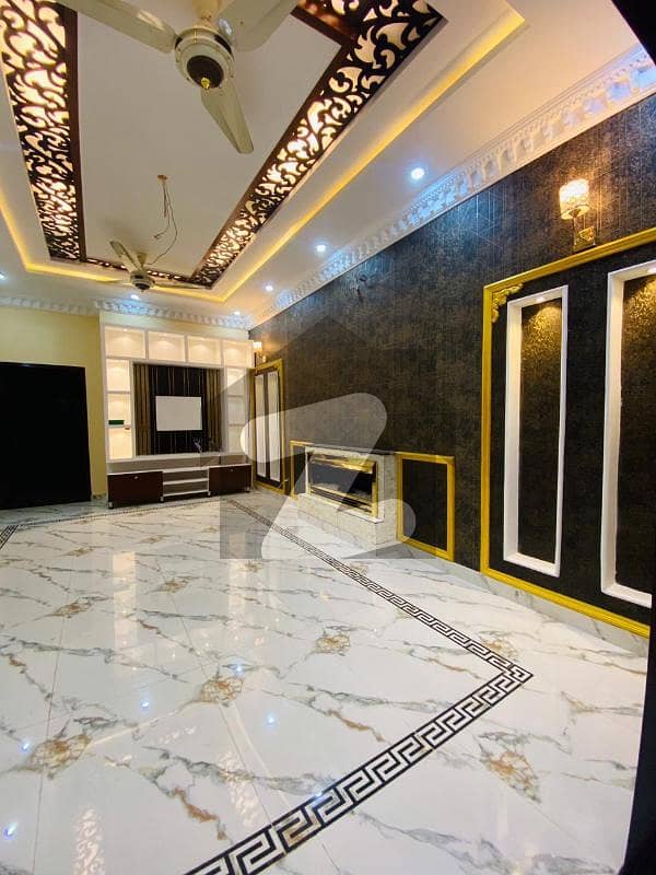 10 Marla House For Rent In Sector M7 Block-c Lake City Lahore