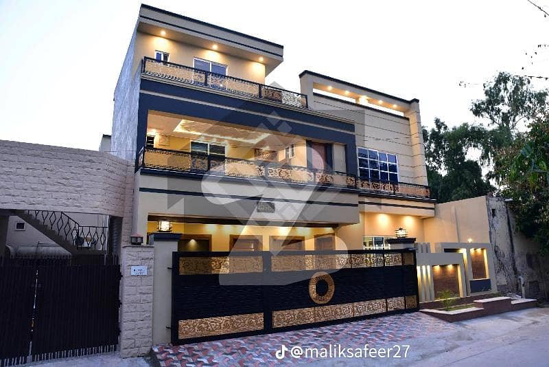 اسلام آباد ایکسپریس وے اسلام آباد میں 6 کمروں کا 11 مرلہ مکان 3.9 کروڑ میں برائے فروخت۔