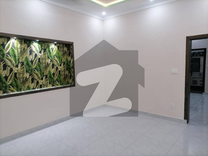 10 Marla Lower Portion In Gulraiz Housing Society Phase 2 For rent