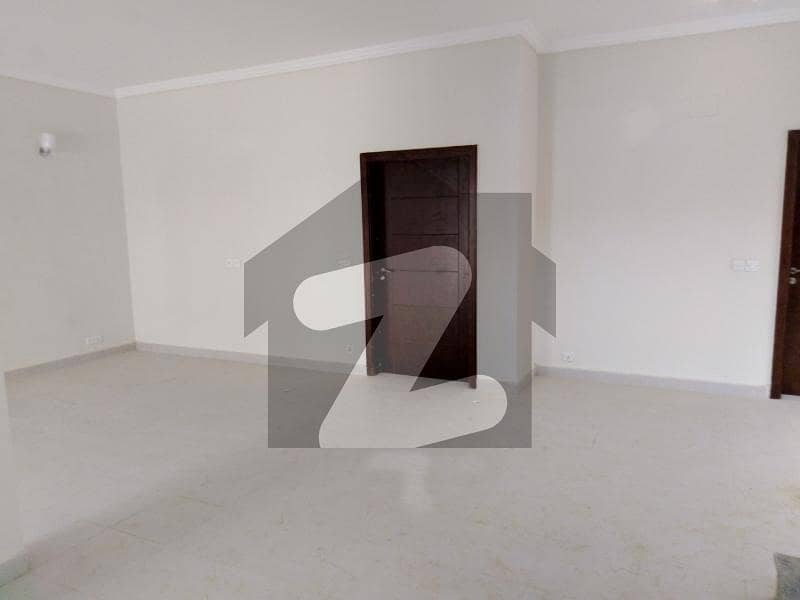 Lower Portion Of 108 Square Yards In Nazimabad 3 - Block B For sale