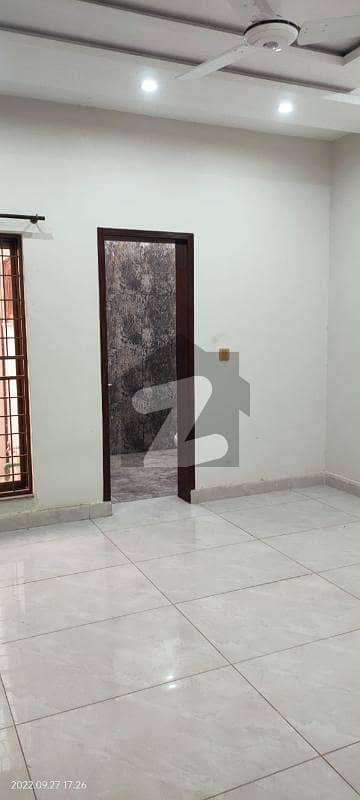 PRIME LOCATION 10 MARLA LOWER PORTION AVAILABLE FOR RENT IN Lda Avenue - Block D