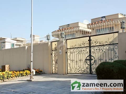 HOUSE FOR RENT IN F8 HOUSE FOR RENT IN F8