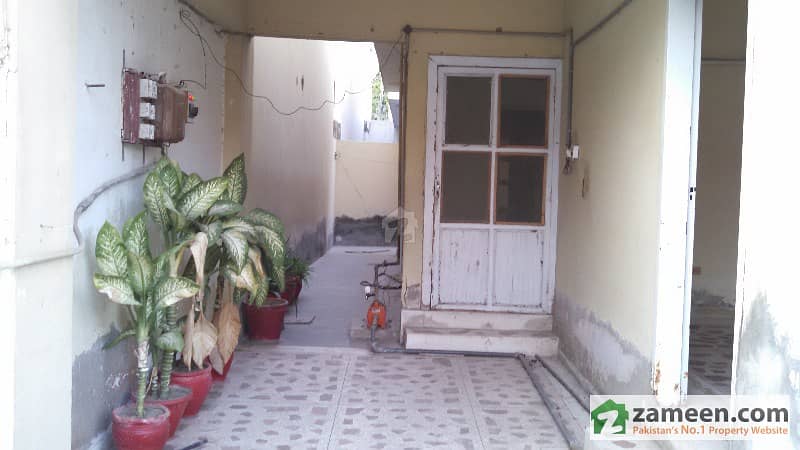 One Unit Bungalow On 200 Square Yard In Muneer Garden Blcok 19 One Unit Bungalow On 200 Square Yard In Muneer Garden Blcok 19
