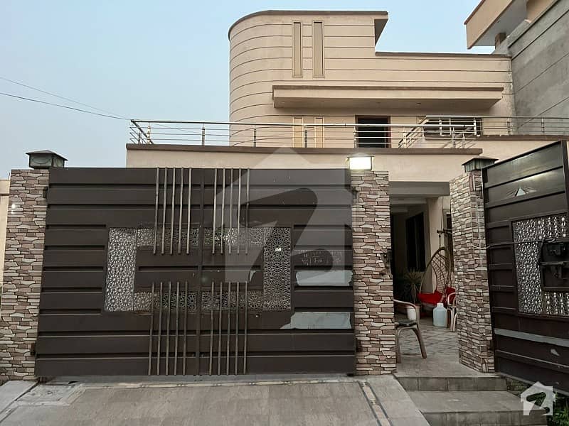 House For Sale 9 Marla Very Hot Location In Front Of Main Tariq Road