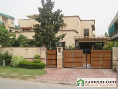 700 Yard - House With 6 Bed And With 10 Kanal Maintained Extra Land