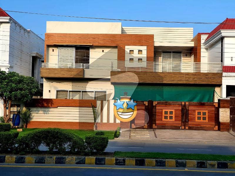 One Kanal House On Main Boulevard Garden Town Phase 2 Gujranwala Available For Sale