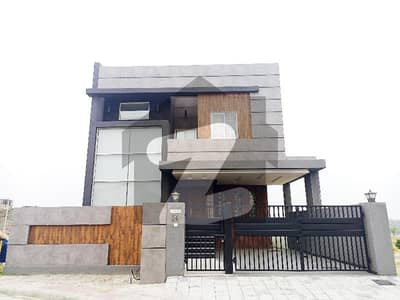 15 Marla Brand New Luxury House Available For Rent