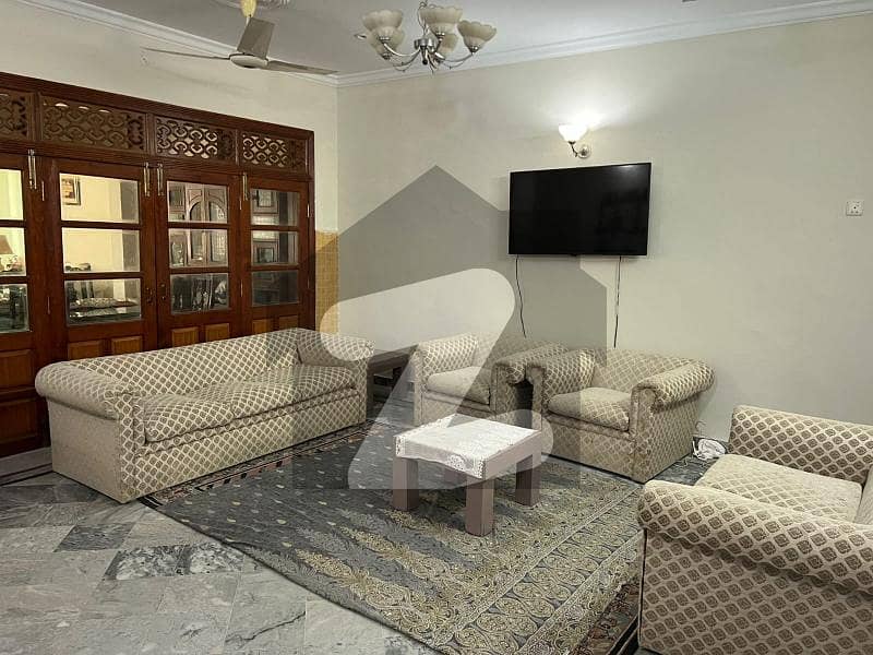 زراج سکیم ۔ سیکٹر اے زراج ہاؤسنگ سکیم اسلام آباد میں 5 کمروں کا 12 مرلہ مکان 3.8 کروڑ میں برائے فروخت۔