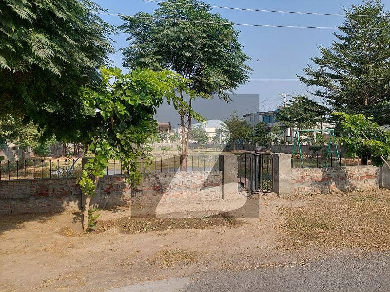 One kanal plot available for sale