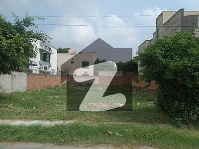 سٹیٹ لائف فیز۱۔ بلاک اے ایکسٹینشن اسٹیٹ لائف ہاؤسنگ فیز 1 اسٹیٹ لائف ہاؤسنگ سوسائٹی لاہور میں 5 مرلہ رہائشی پلاٹ 95 لاکھ میں برائے فروخت۔