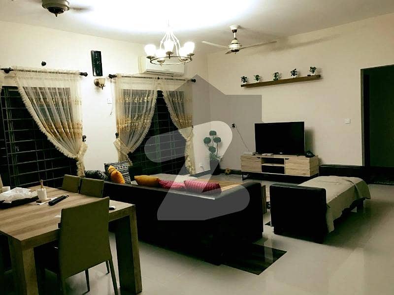 2400 Sqft Renovated Flat With Maid Room In Royal Apartments KDA Scheme 1