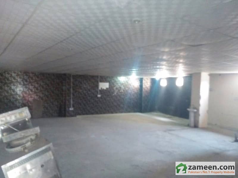 12 Marla Commercial Plaza For Rent Near Ucp University Lahore