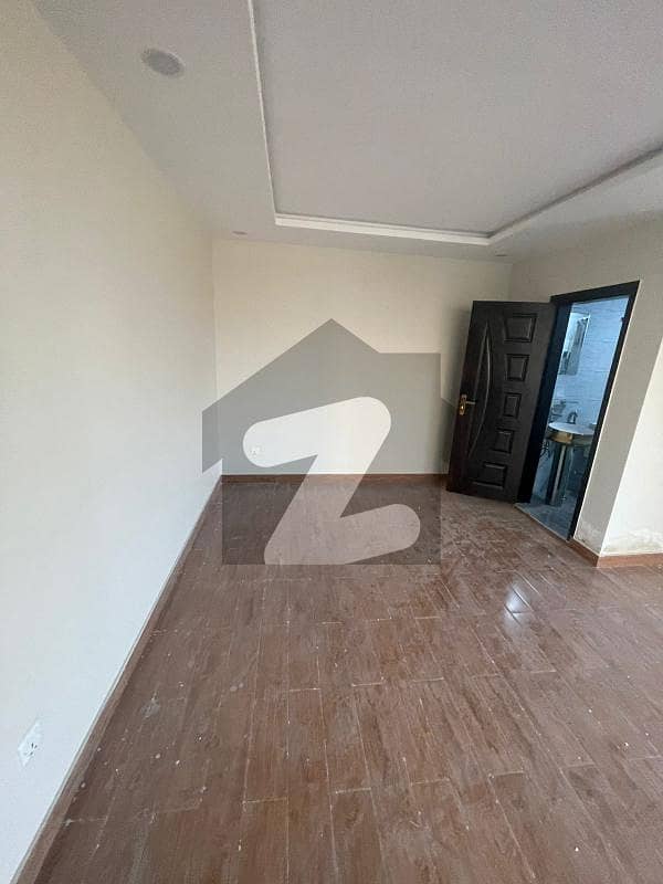 1 Bedroom Spacious Apartment For Rent In Gulberg Residencia.