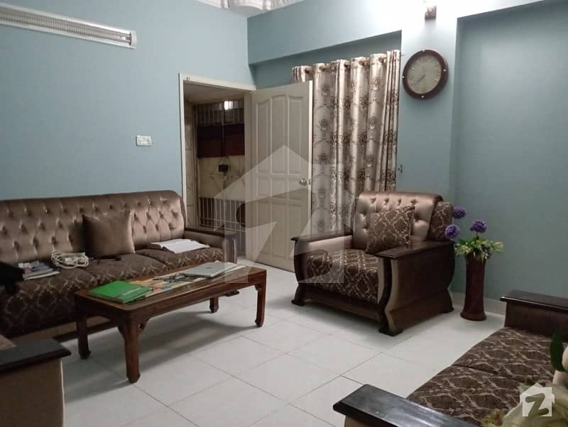 flat for rent in Latifabd unit 2