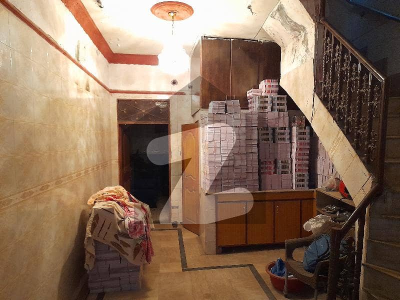 بلال گنج لاہور میں 5 کمروں کا 2 مرلہ مکان 90 لاکھ میں برائے فروخت۔