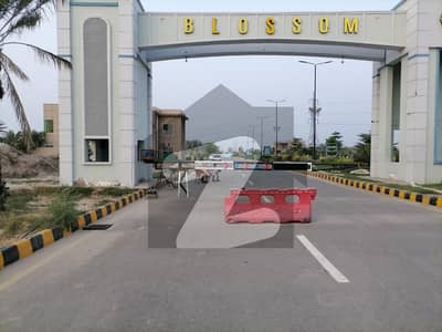بلاسم ایونیو - بلاک سی بلوسم ایوینیو ستیانہ روڈ فیصل آباد میں 5 مرلہ رہائشی پلاٹ 30 لاکھ میں برائے فروخت۔