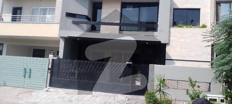 Brand New Triple Storey House For Rent