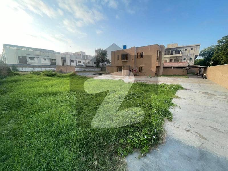 2300 Yard Commercial plot Available in Clifton block 2