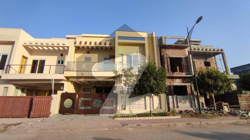 Sector N 8 Marla House For Sale