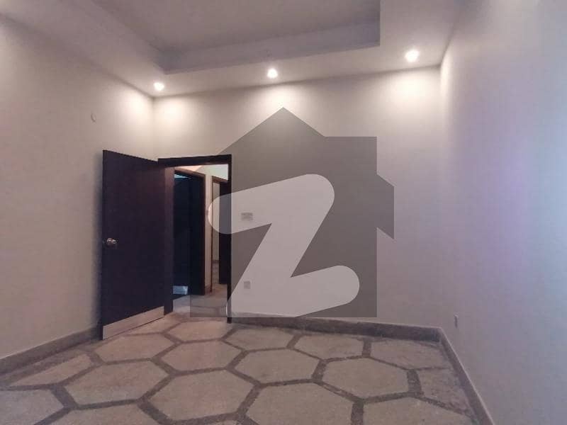 Dha 1 Kanal Excellent Upper Portion With Separate Gate For Rent In Phase 1