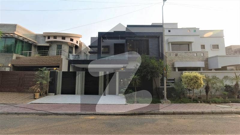 10 Marla Facing Park Beautiful House for Sale in Ghouri Block Sector B Bahria Town Lahore