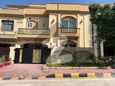 6marla Brand New luxury house for sale in bahria town