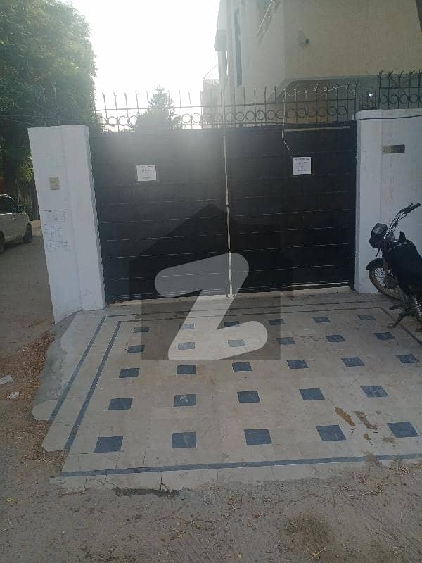 Beautiful Town House With Basement For Rent Clifton Block 5, Clifton