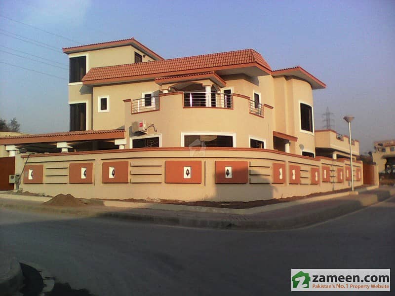 600 Sq. Yards Brand New 3 Side Corner House For Sale