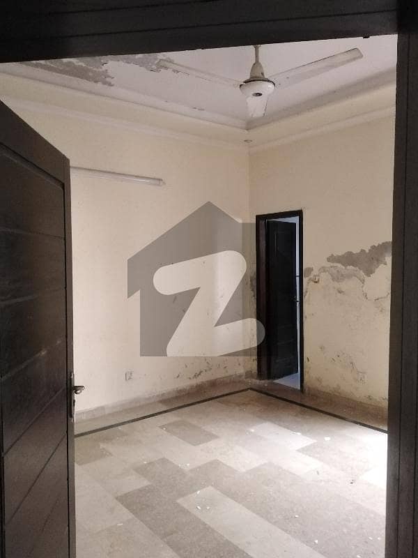 پولیس فاؤنڈیشن ہاؤسنگ سکیم راولپنڈی میں 4 کمروں کا 5 مرلہ مکان 1.7 کروڑ میں برائے فروخت۔