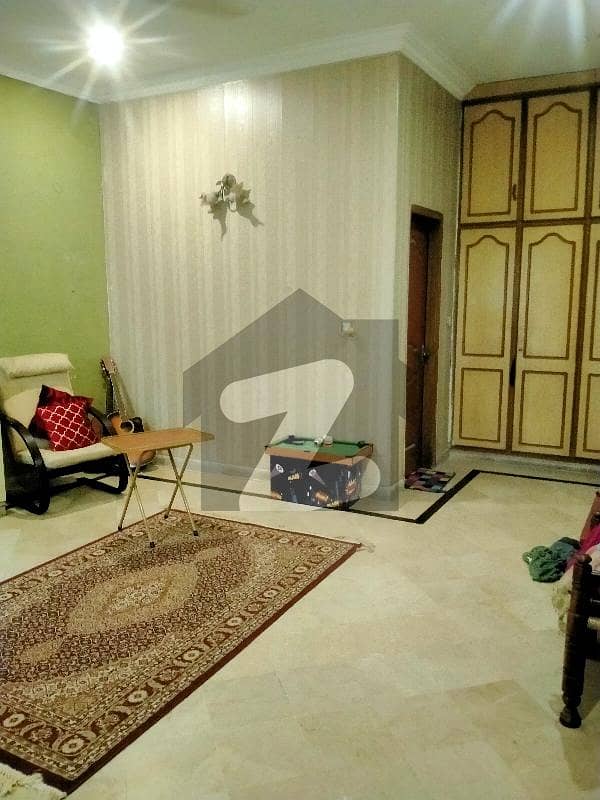 1 Kanal House Facing Park Available For Sale